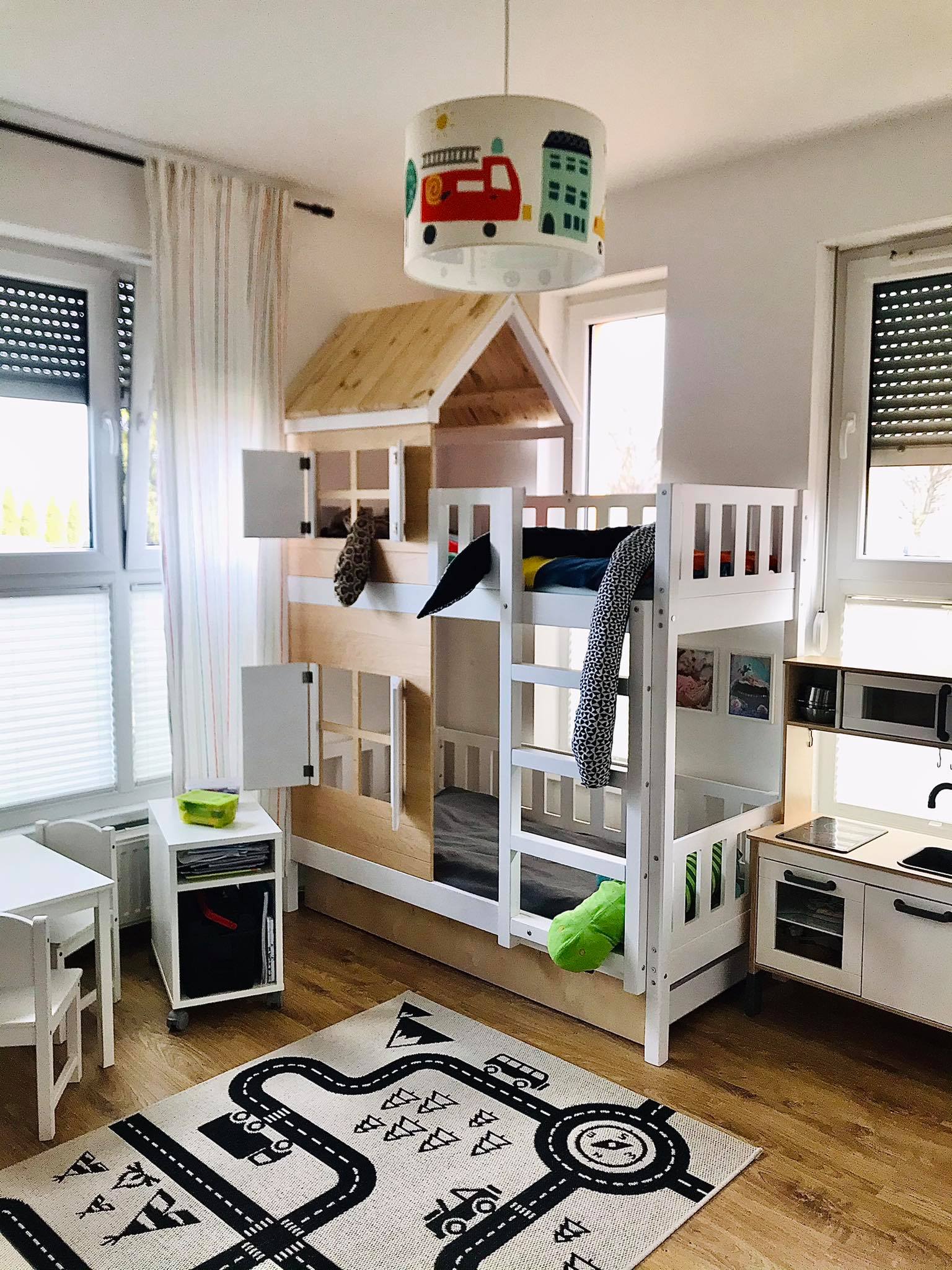 Hausbett KJARA mit vollem Dach